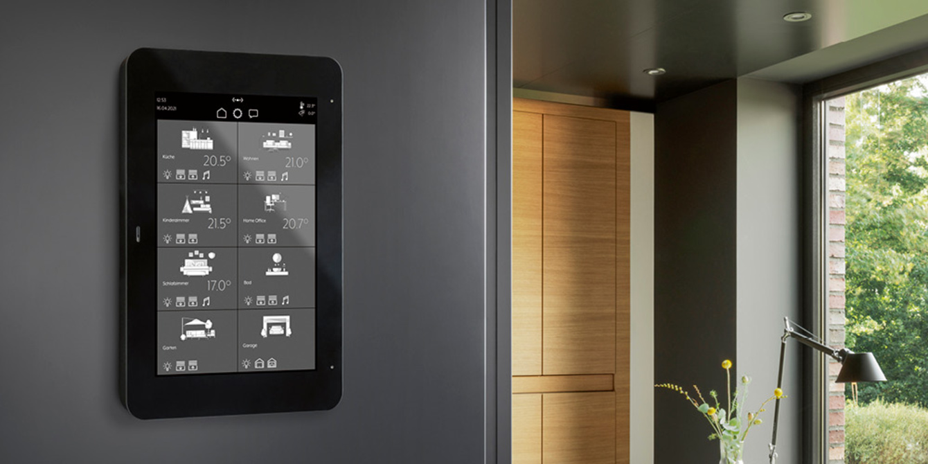 JUNG Smart Panel 8 bei Heußner-Nuhn in Neuenstein